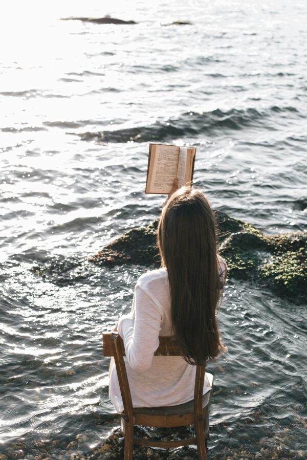 Lente in je leven, boeken in je handen: 10 tips voor op je TBR